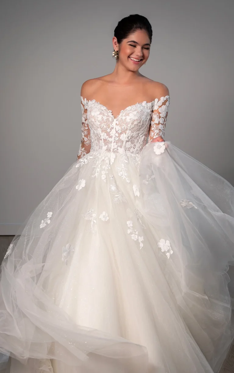 Księżniczkowa koronkowa suknia ślubna balowa z tiulem i długimi rękawami