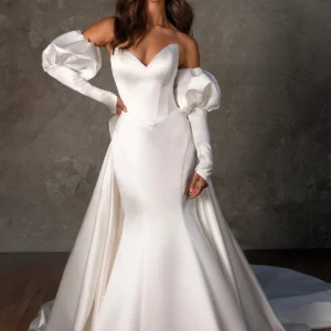 Suknia ślubna typu fit & flare bez ramiączek z satyny Grand Satin z kokardą z tyłu