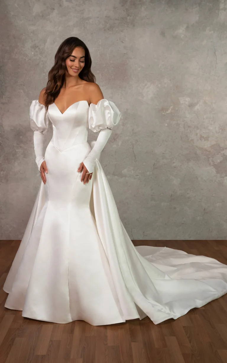Suknia ślubna typu fit & flare bez ramiączek z satyny Grand Satin z kokardą z tyłu