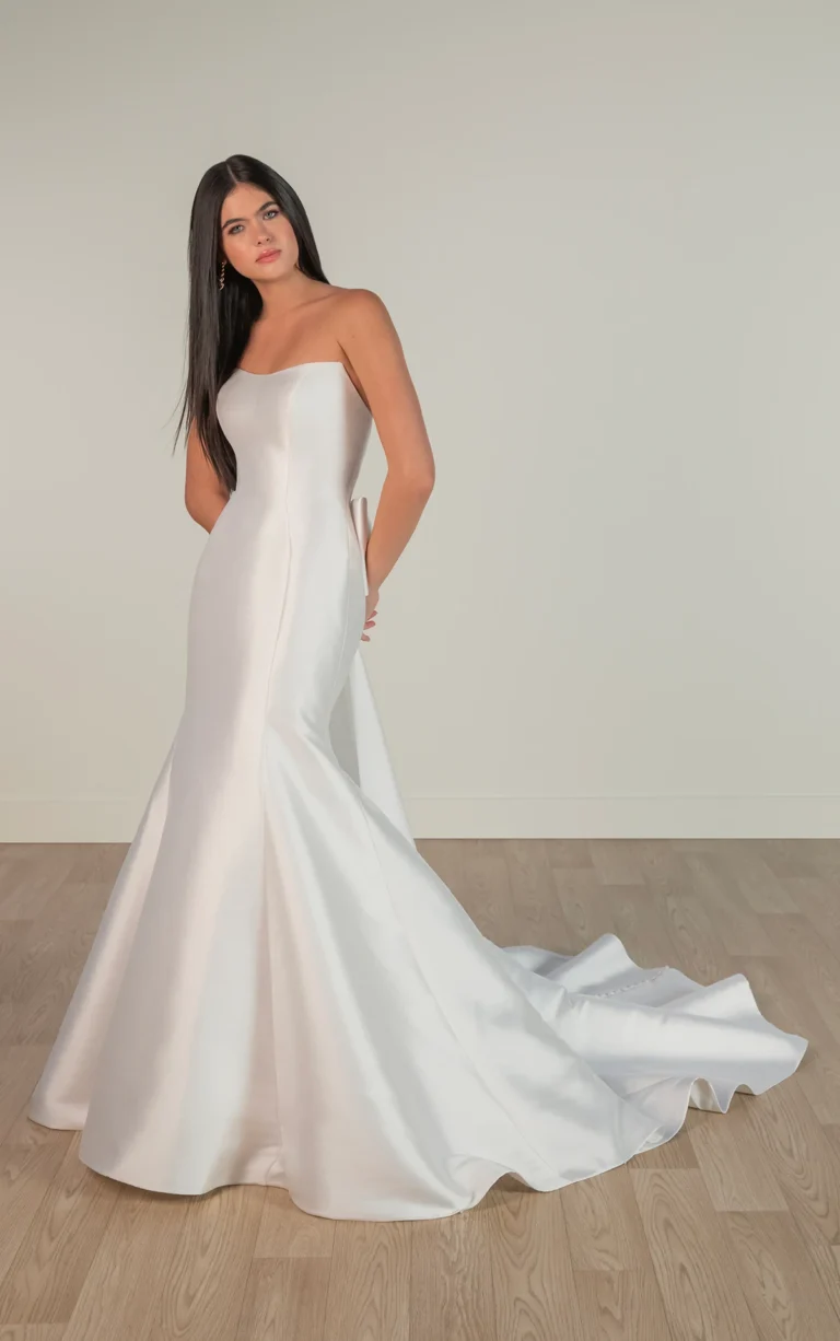 Suknia ślubna typu fit & flare z mikado bez ramiączek z detalem w postaci kokardy