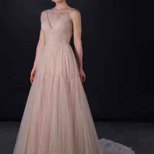 Suknia ślubna zwiewna blush pink tiulowa w linii A z dekoltem V