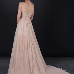 Suknia ślubna zwiewna blush pink tiulowa w linii A z dekoltem V