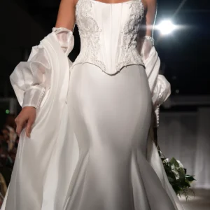 Suknia ślubna nowoczesna bez ramiączek gorsetowa fit & flare z jedwabiu