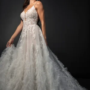 Suknia ślubna romantyczna couture tiulowa w linii A z kwiatami 3D