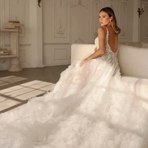 Suknia ślubna romantyczna couture tiulowa w linii A z kwiatami 3D