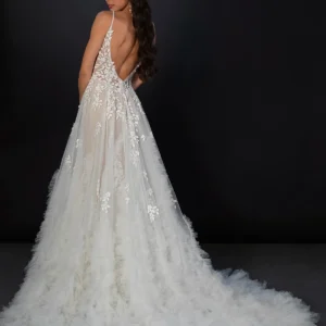 Suknia ślubna romantyczna couture tiulowa w linii A z kwiatami 3D