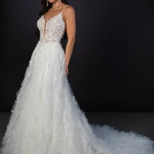 Suknia ślubna romantyczna couture tiulowa w linii A z kwiatami 3D