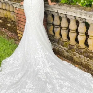 Nowoczesna koronkowa suknia ślubna typu fit & flare na ramiączkach – D3637, dodatkowe ujęcie 3