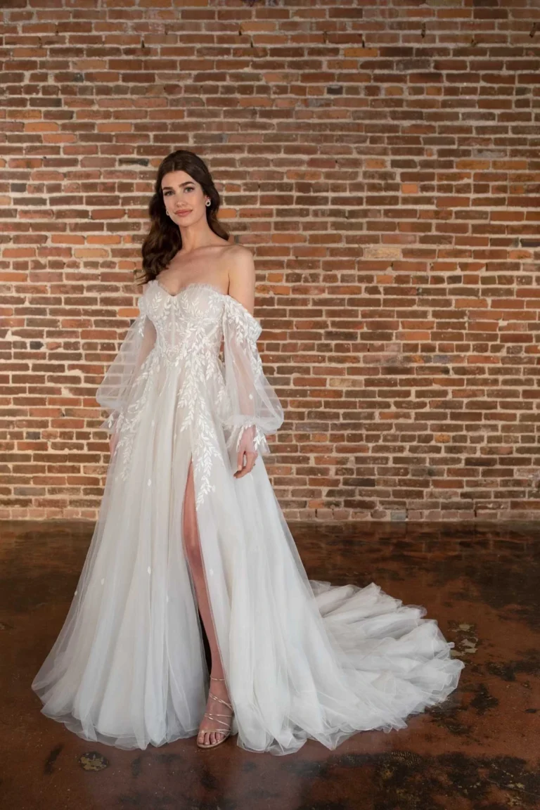 Eteryczna, designerska suknia ślubna boho w literę A z odpinanymi długimi rękawami