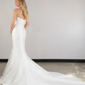 Zmysłowa suknia typu fit & flare (syrenka) bez ramiączek z głębokim dekoltem z mikado – D3991, dodatkowe ujęcie 4