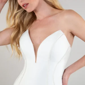 Zmysłowa suknia typu fit & flare (syrenka) bez ramiączek z głębokim dekoltem z mikado – D3991, dodatkowe ujęcie 5