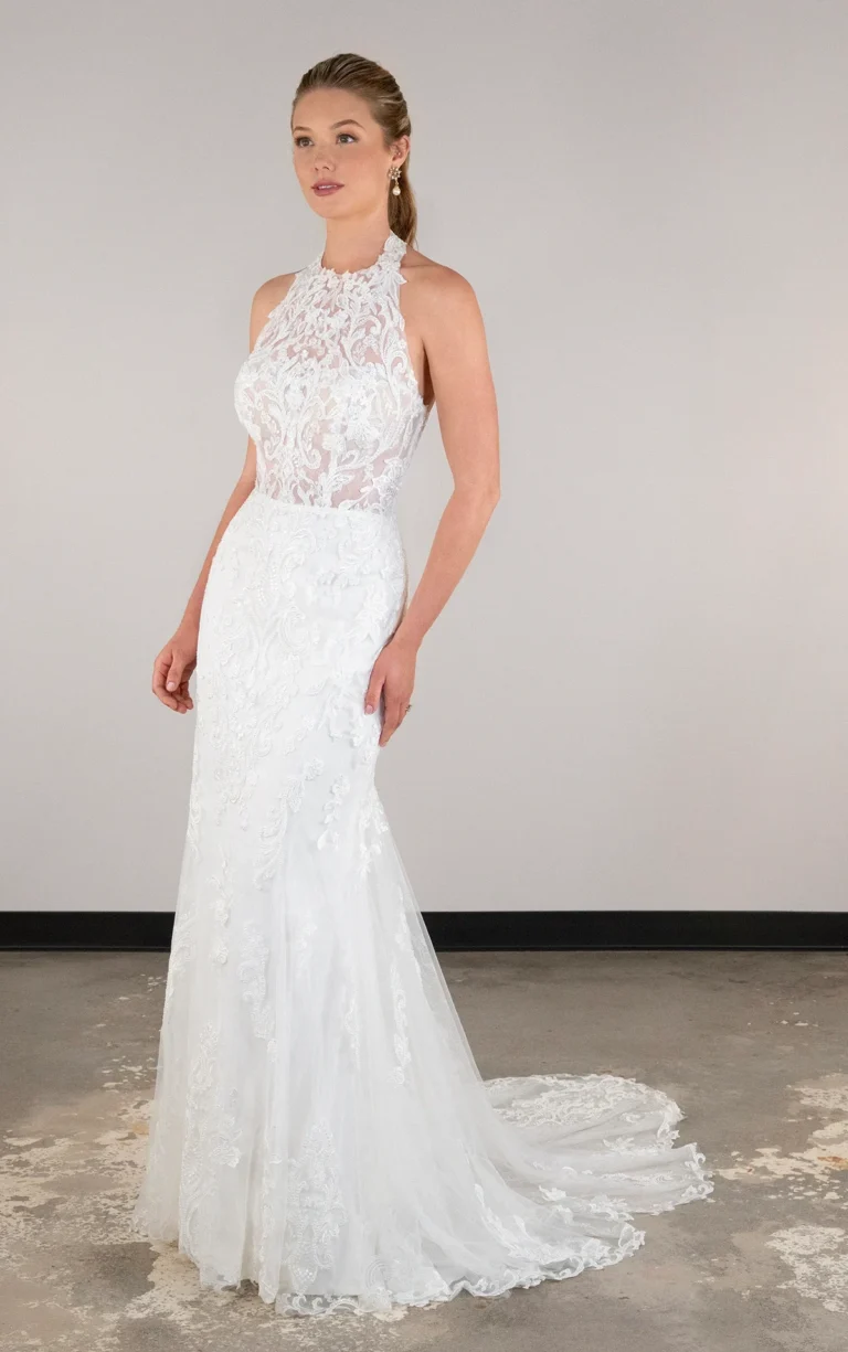 Zmysłowa koronkowa suknia ślubna typu fit & flare z dekoltem halter