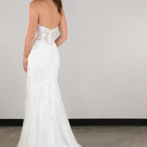 Zmysłowa koronkowa suknia ślubna typu fit & flare z dekoltem halter – D4120, dodatkowe ujęcie 2
