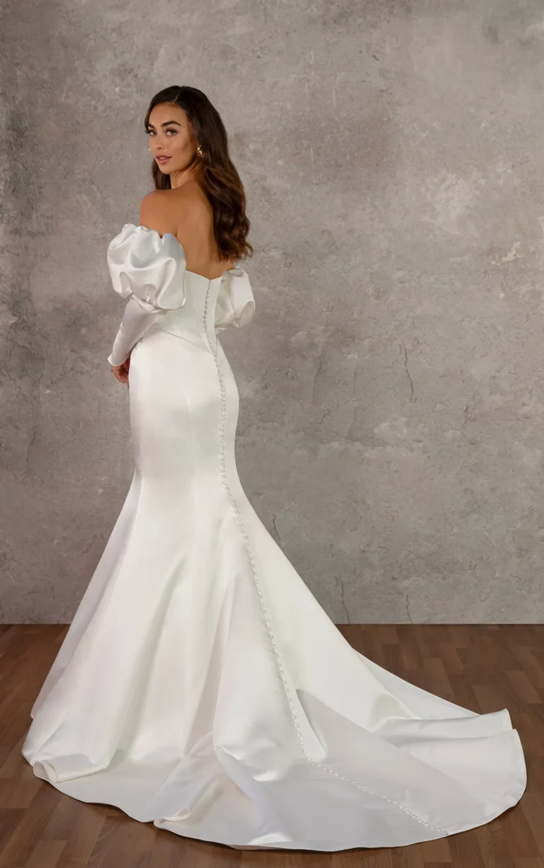 Suknia ślubna typu fit & flare bez ramiączek z satyny Grand Satin z kokardą z tyłu