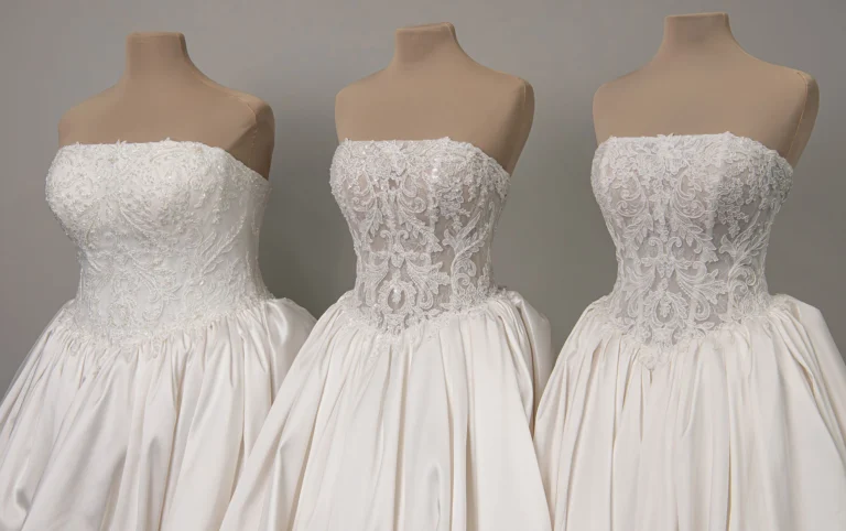 Balowa suknia ślubna couture z koronki i mikado, z gorsetem wyszywanym kryształami