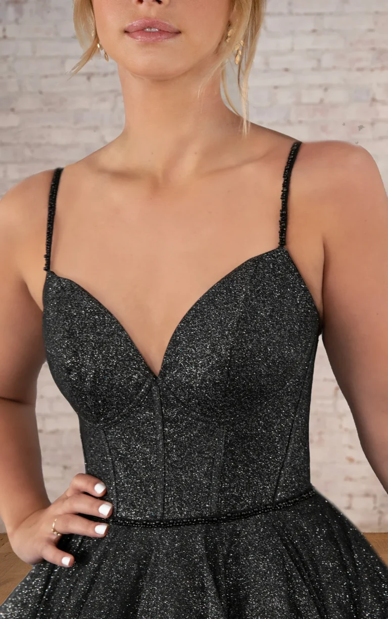 Nowoczesna księżniczkowa suknia balowa z gorsetem w stylu corset