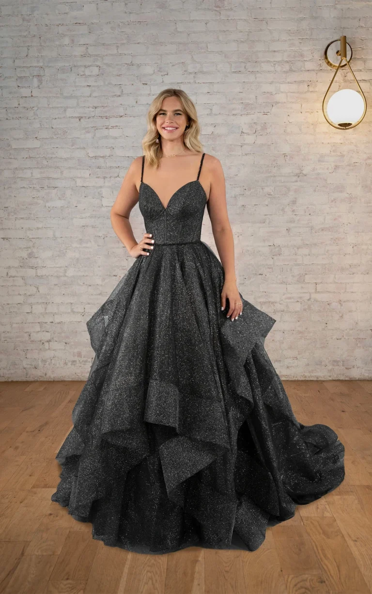 Nowoczesna księżniczkowa suknia balowa z gorsetem w stylu corset
