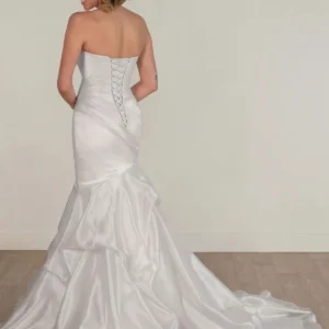 Marszczona suknia ślubna typu fit & flare z dekoltem cat-eye – SY8123, dodatkowe ujęcie 2